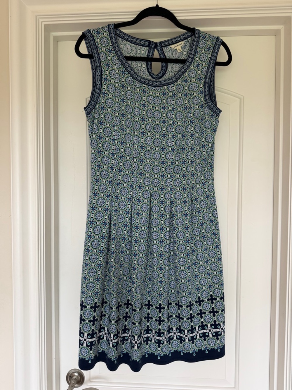 MAX STUDIO Fit-and-Flare Sleeveless Blue & Green Printed Women's Dress. Large